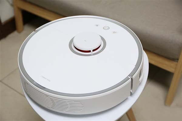 Roborock Sweep One 1